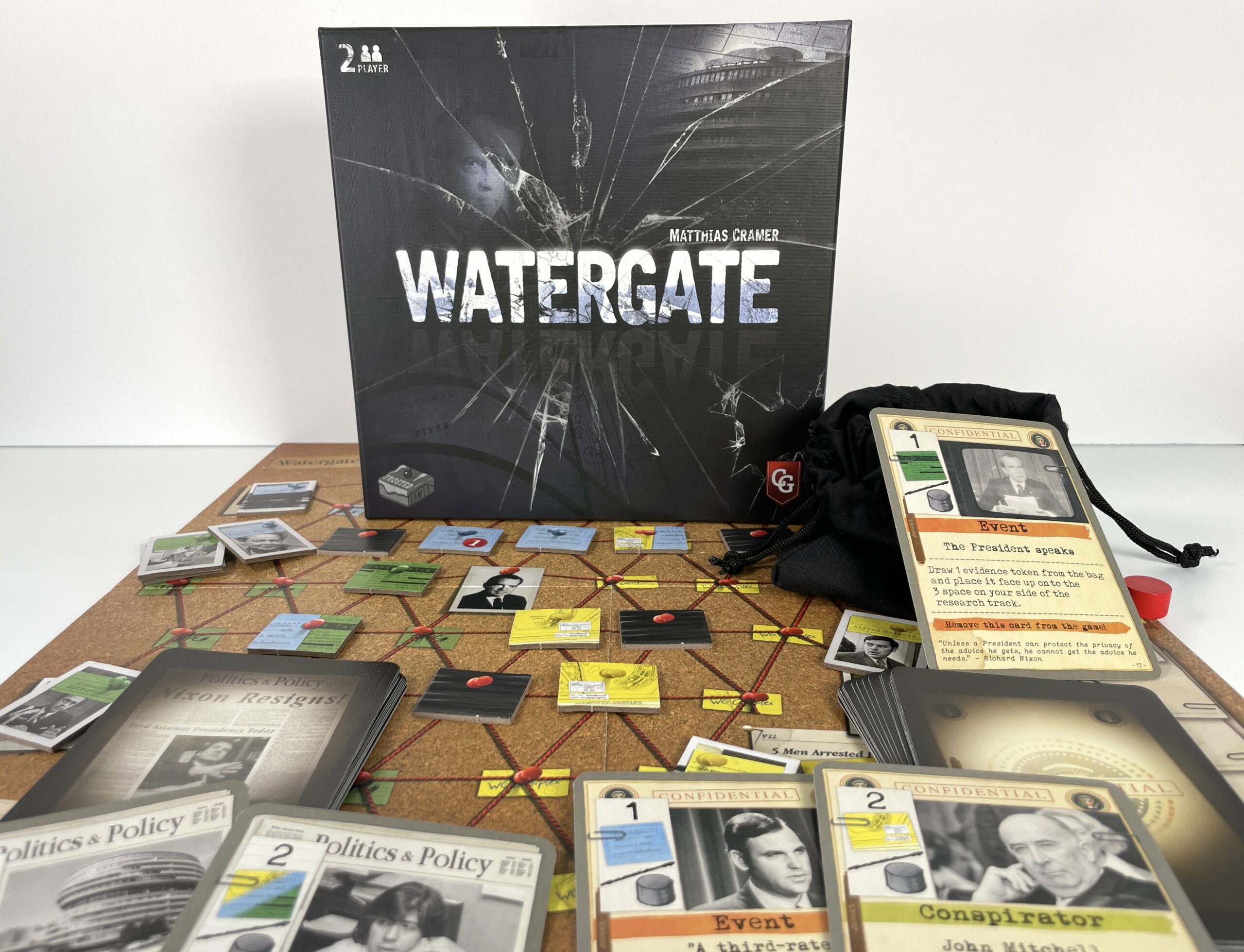  Capstone Games: Watergate, Strategy Board Game, History of  Watergate Included with Game, 2-Player Game of The Year 2019, Ages 12 and  Up, Cover Color May Vary : Toys & Games